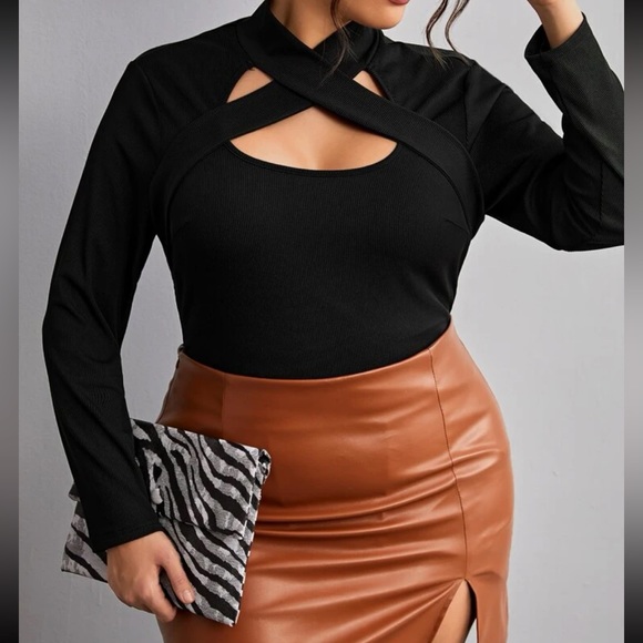 Plus-size khaki cutout front top - Picture 10 of 16